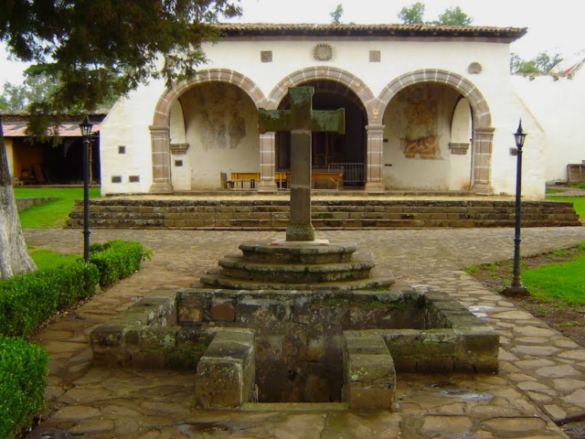 Exconvento de Santa Ana y Capilla Abierta Tzintzuntzan