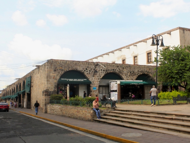 Mercado de dulces y artesanías