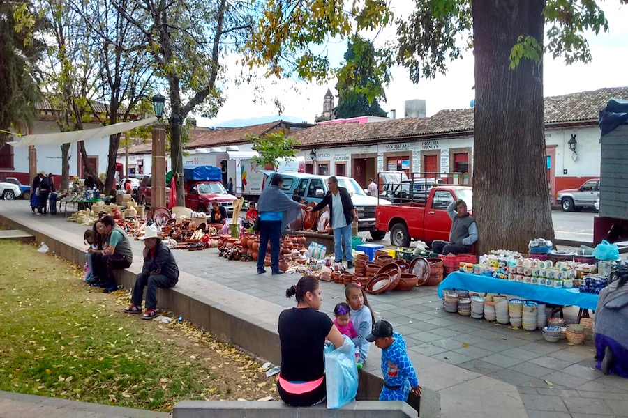 Mercado artesanal de la plazuela de san Francisco