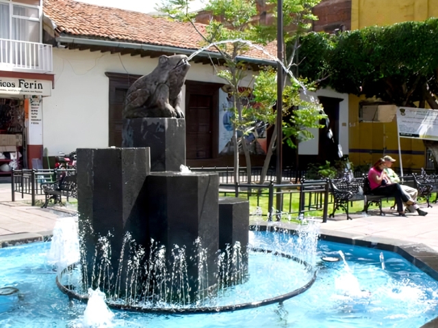 Plaza José Ma. Izazaga o Plaza de la Ranita