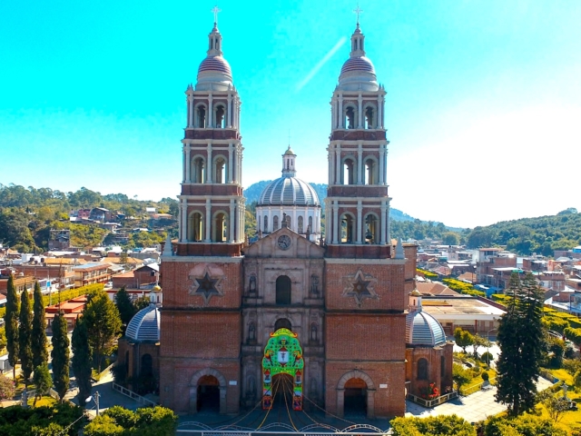 Santuario del señor de los Milagros de Nuevo san Juan Parangaricutiro