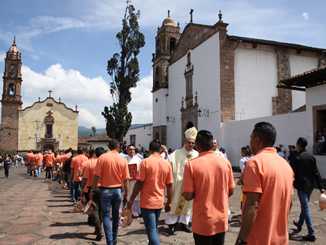 Peregrinación de los artesanos en Santa Clara del Cobre